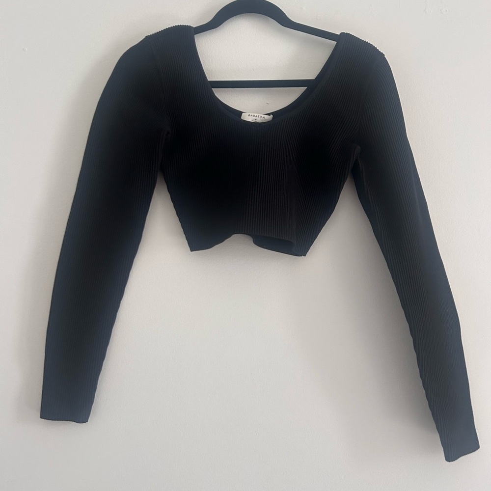 Babaton Black Ribbed Sculpt Kint Long Sleeve Crop Top